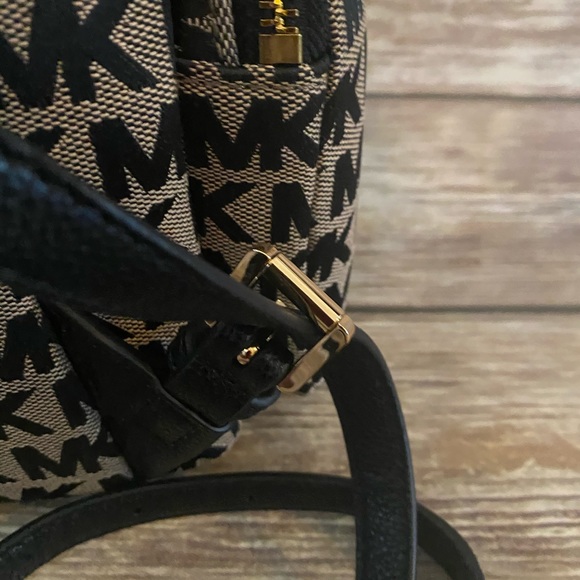 MICHAEL KORS ABBEY LARGE CARGO BACKPACK - Picture 13 of 16